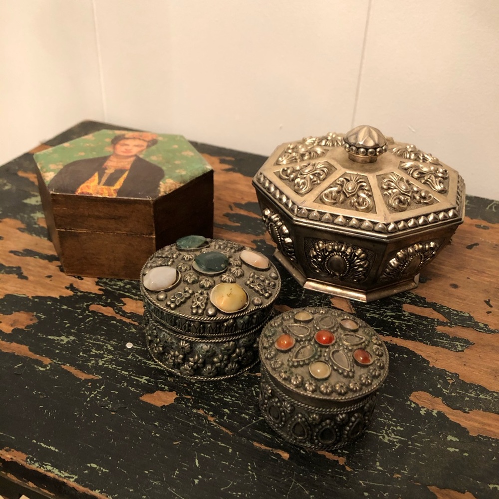 Vintage jewelry trinket boxes